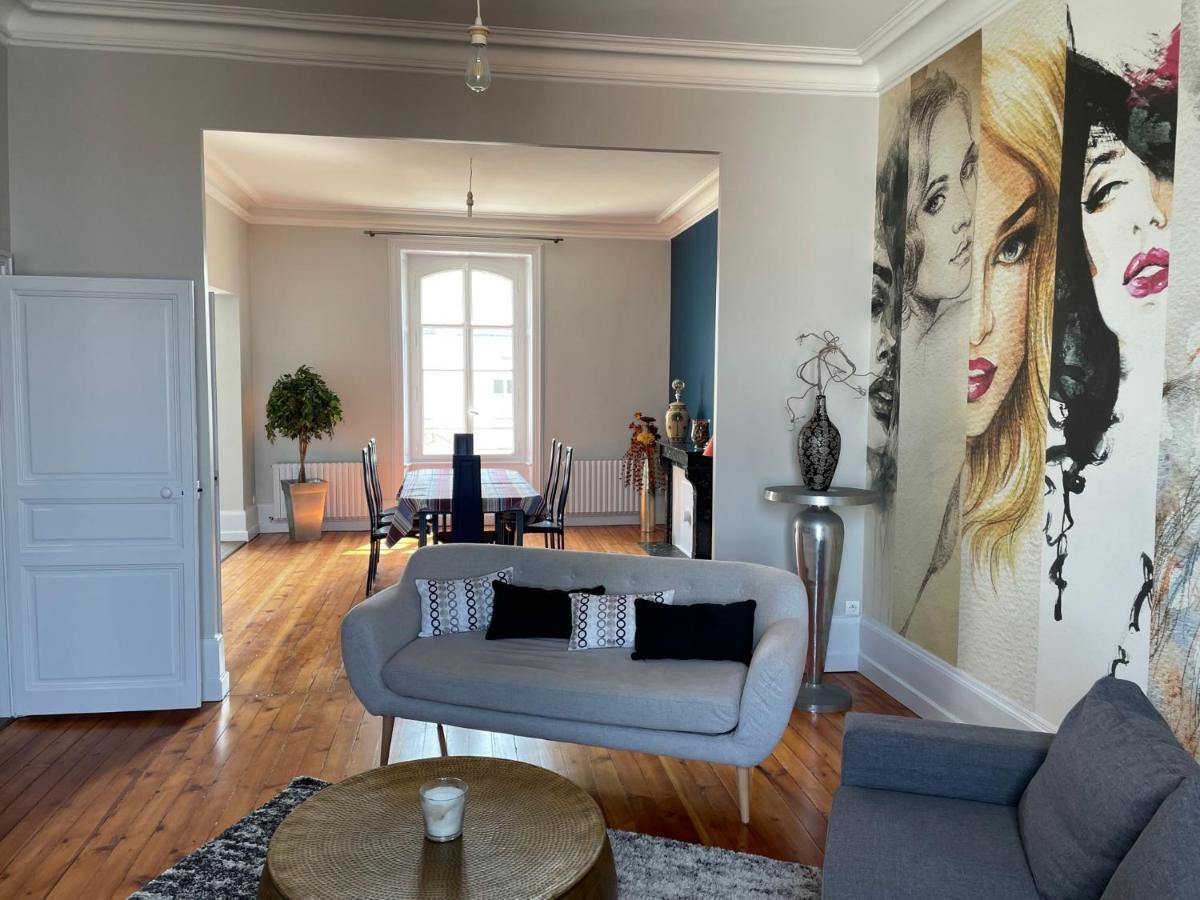 appartement entièrement rénové de 100 M2 à 2 pas de la plage Les Sables-dʼOlonne Exterior foto